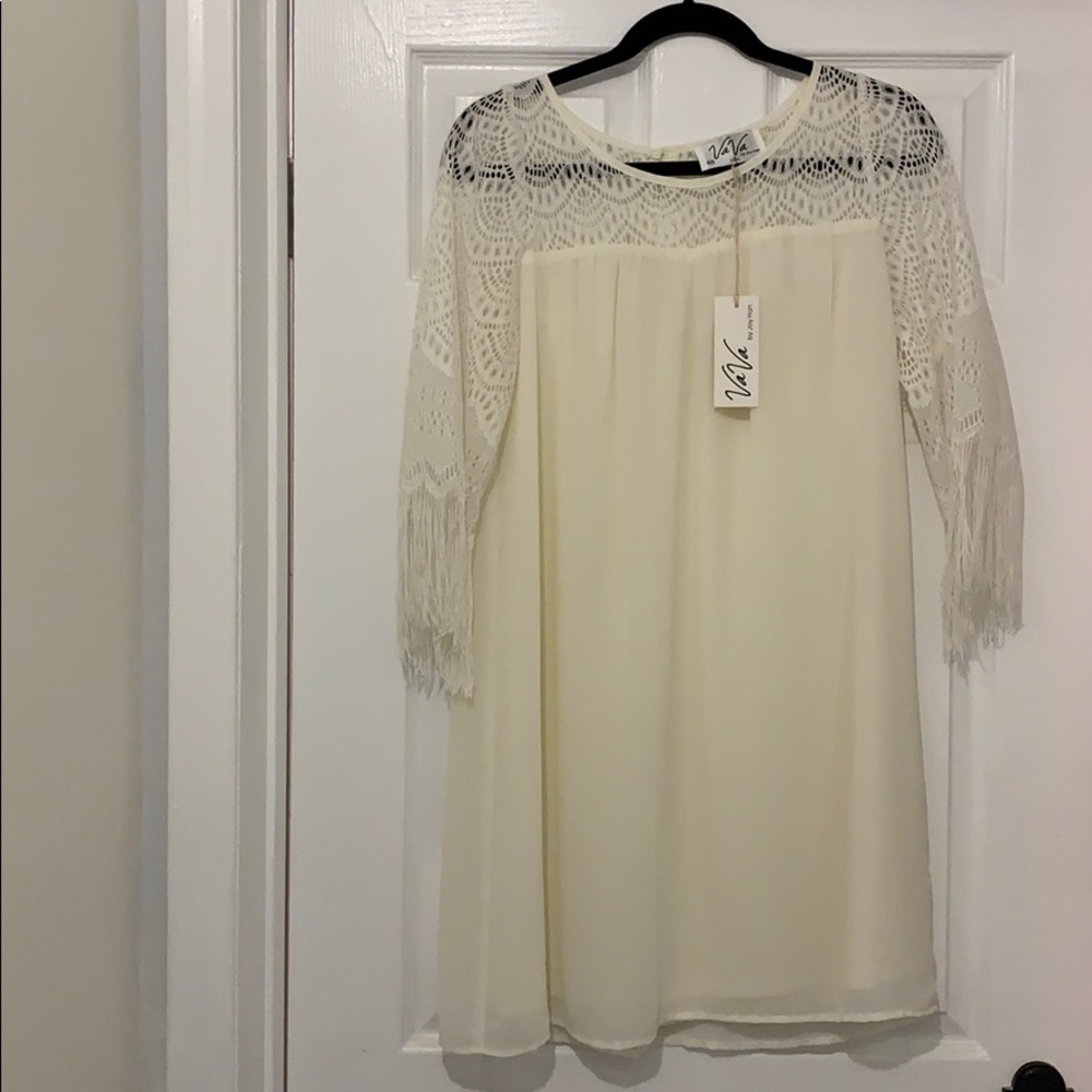 Va Va by Joy Han. Ivory dress. Fringed sleeves!